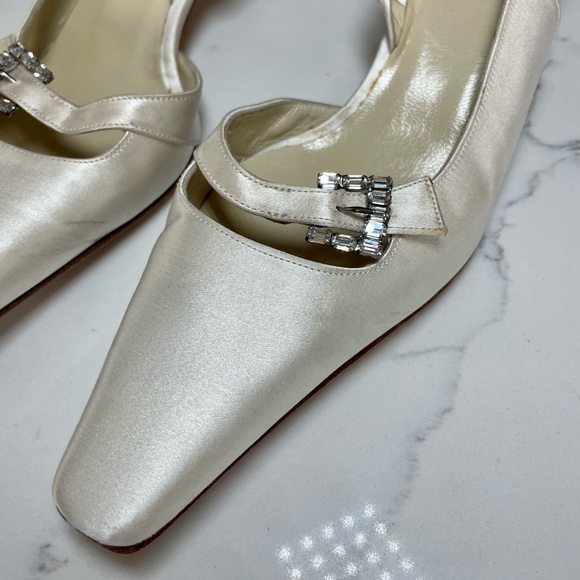 Vera Wang Wedding Satin Kitten Heels - Picture 5 of 10